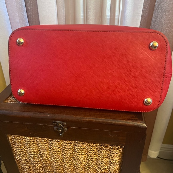 Michael Kors TOTE❤️❤️❤️❤️❤️❤️ RED! - Picture 4 of 5